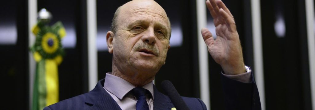Benedet Hand Ronaldo Benedet divulga nota oficial - Rádio Fundação Marconi - FM 99.9 MHZ