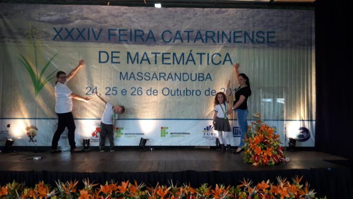 A feira foi realizada no âmbito catarinense, 150 projetos apresentados sendo 12 projetos na área da Educação Infantil. 2