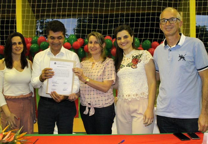 Inauguração da quadra poliesportiva da Escola Municipal Giácomo Búrigo - Foto de Jhulian Pereira (5)