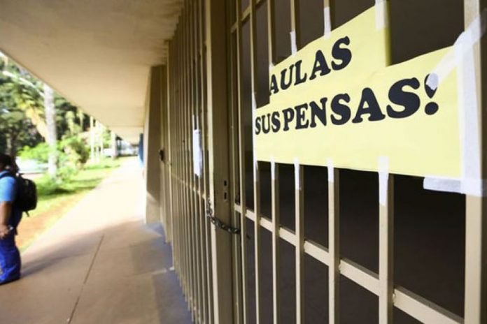 governo-de-sp-vai-suspender-aulas-em-escolas-estaduais-a-partir-de-segunda-16-5e6d9c8b747a1