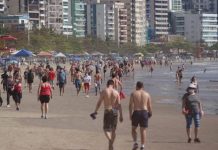 Temporada de verão em SC: gasto médio dos turistas cai 16,4% em 2026 no litoral