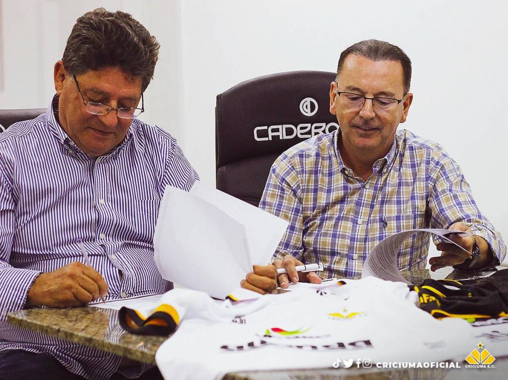 Sócio proprietário da Alianda, Vilmar Guedes, e o presidente do clube, Anselmo Freitas. Foto: Cleiton Ramos/ Arquibancada Tricolor