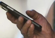 Alerta: golpe usa mensagens falsas para pedir códigos e pode apagar dados do celular