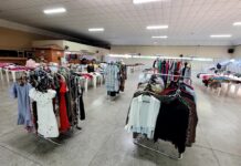 Brechó beneficente da Apae de Urussanga oferece variedade de itens com preços acessíveis