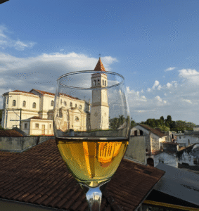 01. VINHO E ESPUMANTE GOETHE Jaira Meneghel