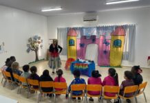 Contação de histórias leva literatura e imaginação para escolas de Cocal do Sul