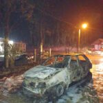 Carro é destruído por incêndio em Cocal do Sul