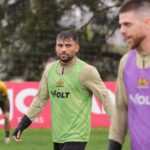 Anunciado na última sexta-feira, Ronald já trabalha com o elenco do Criciúma no CT