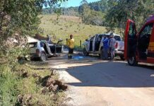 Homem morre após colisão frontal entre carro e caminhonete, em Cocal do Sul