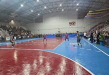 Galo Cinza vence por 8 x 7 o Barsemlona na abertura do Futsal de Urussanga