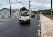 Demutran orienta motoristas sobre sentido único na Avenida Celeste Recco, em Morro da Fumaça
