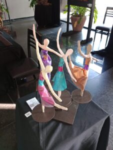 APAE 1 BAILARINAS EM CENA